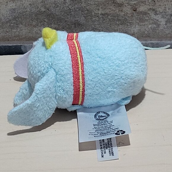 Disney Tsum Tsum Mini Dumbo Plush - Picture 4 of 9